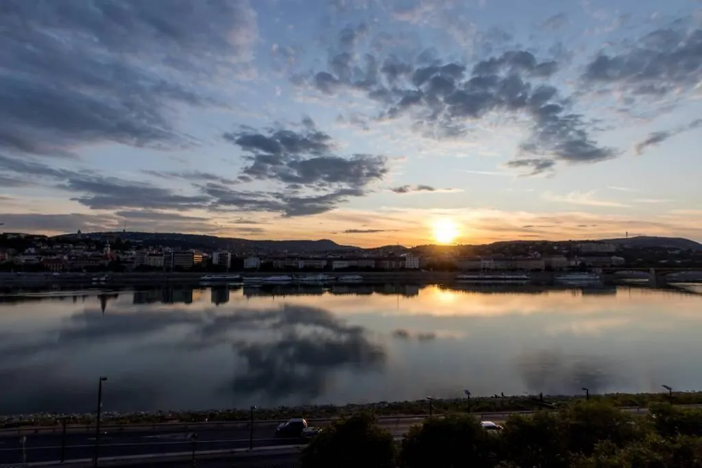 View Of Your Kingdom - Superhost Apartment Budapest
