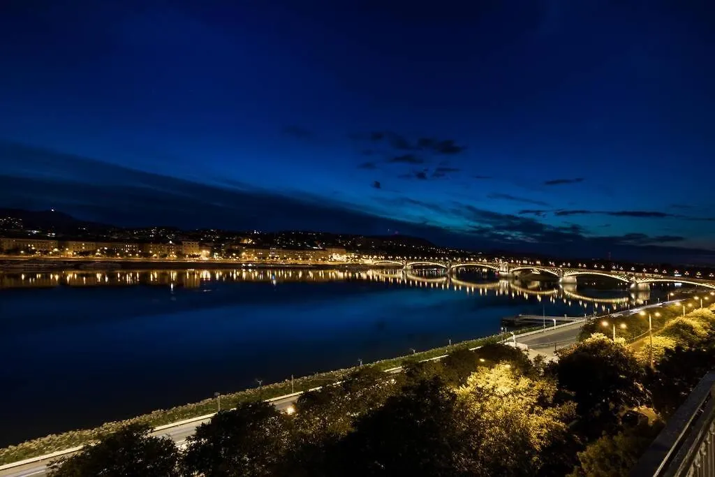 View Of Your Kingdom - Superhost Apartment Budapest