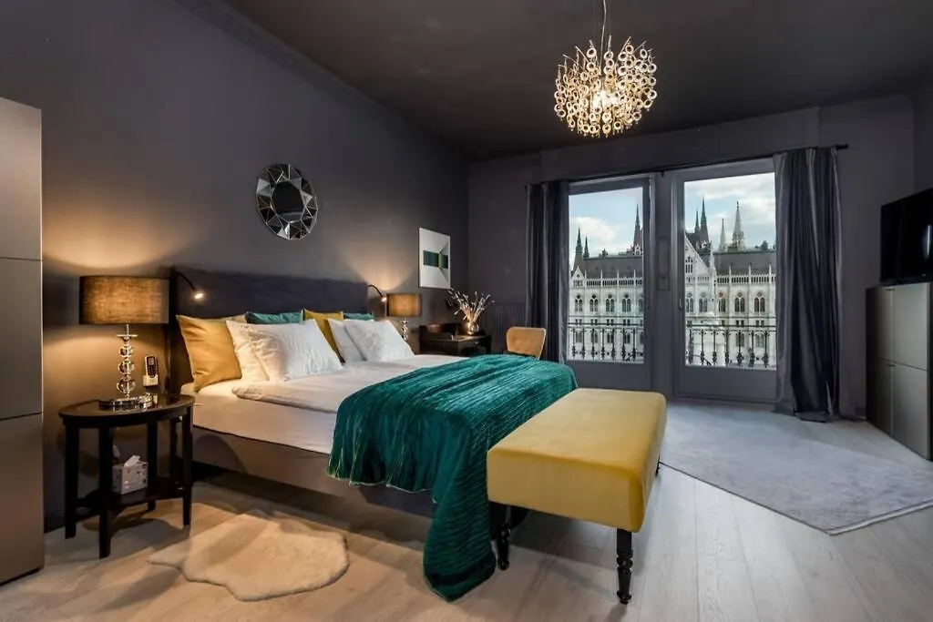 View Of Your Kingdom - Superhost Apartment Budapest Hungary
