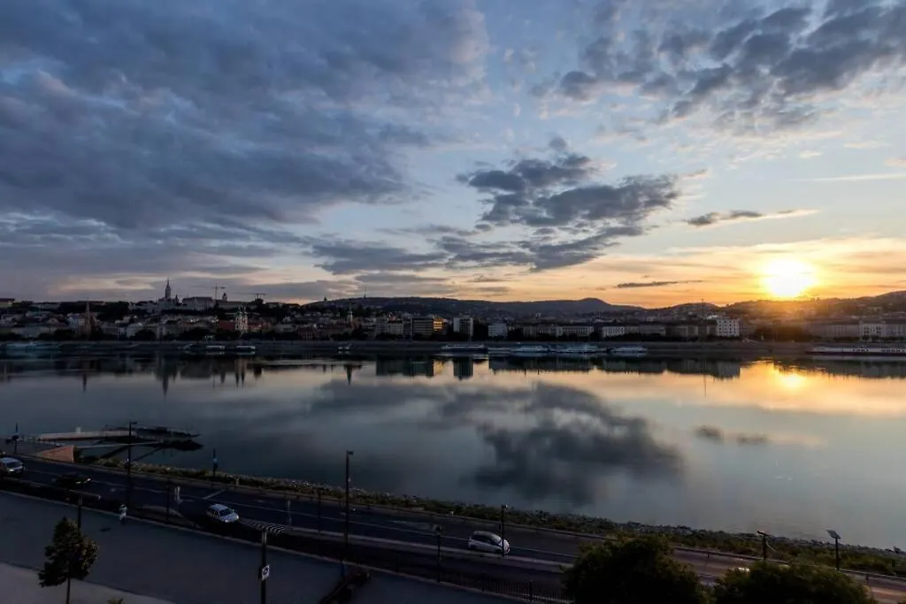 View Of Your Kingdom - Superhost Apartment Budapest