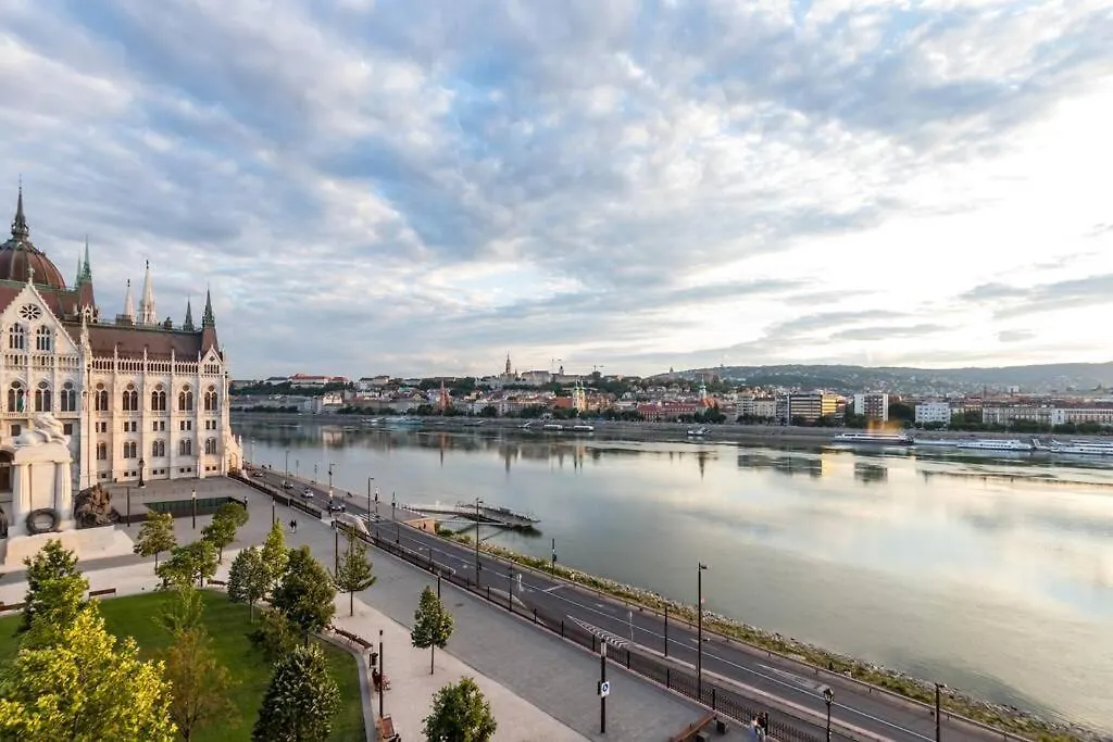 View Of Your Kingdom - Superhost Apartment Budapest Hungary